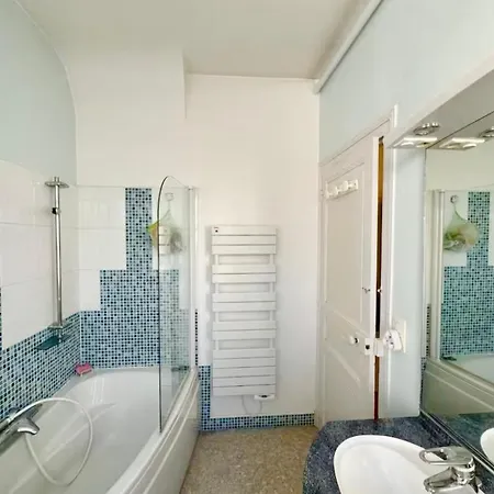 Apartment Le Coquelicot - Centre - 8 Personnes - Parking Le Mans