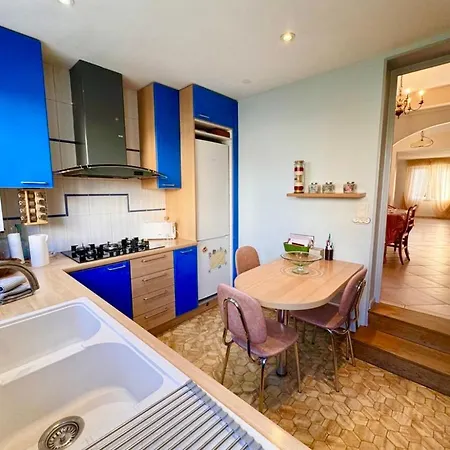 Apartment Le Coquelicot - Centre - 8 Personnes - Parking Le Mans